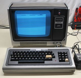 Vintage TRS - 80 Model 1 Computer Great for a Computer Museum 2