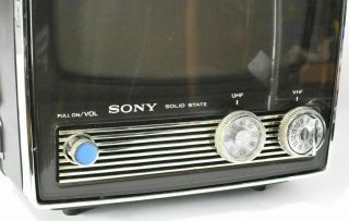 Vintage Sony Solid State TV - 950 Portable TV Black & White Television Great 2