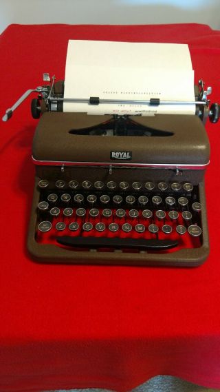 Vintage Royal Quiet Typewriter With Case