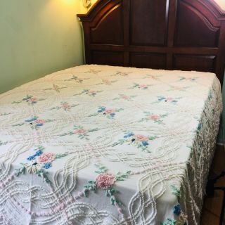 Vintage Chenille Bedspread Ivory Cabin Floral Queen /full Vintage Hand Crafted