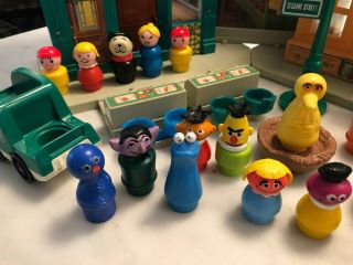 Vintage Fisher Price Little People Sesame Street Apartments w/ RARE Characters 3