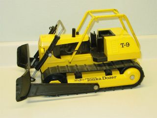 Vintage Mighty Tonka T - 9 Bulldozer,  Grader,  Pressed Steel Toy Vehicle