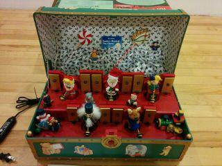 Vintage Mr.  Christmas Santa ' s Musical Toy Chest 6