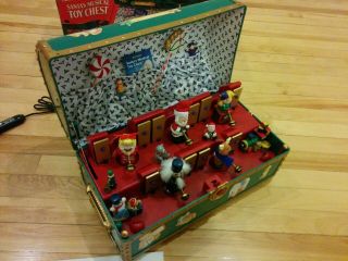 Vintage Mr.  Christmas Santa ' s Musical Toy Chest 8