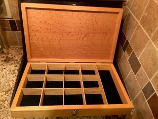 Rare Tom Kuhn Heirloom Display Box Holds 12 Yo Yo ' s Plus Accessories. 2