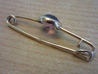 14K Gold Safety Pin style with Faceted cut purple stone Amethyst? Pin Brooch 4