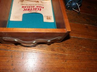 Vintage Bear Paw Electric Fish Scaler Model EF - S w/ wooden case 4
