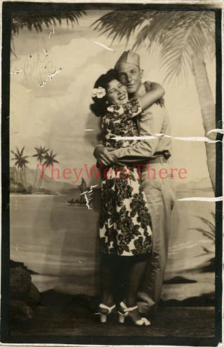 Wwii Photo - Us Gi W/ Sexy Hawaiian Hula Girl - Arcade Photobooth - Hawaii