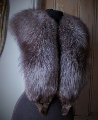 Real Fur Vintage Natural Silver Crystal Large Fox Collar.