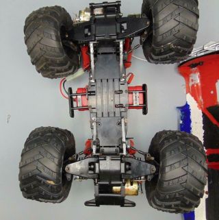 Vintage Kyosho Car Crusher Double Dare 4 X 4 RC Truck With Remote 1:10 Scale. 9