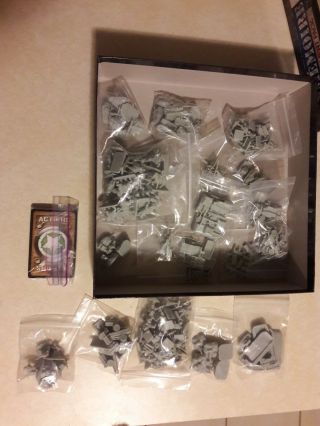 Memoir 44 Equipment Pack 100 Complete Out of Print Very Rare 5