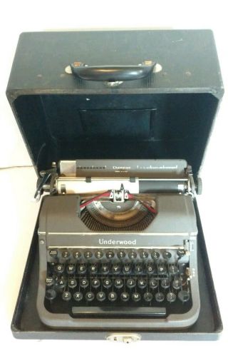 Vintage Underwood Champion Portable Typewriter With Case