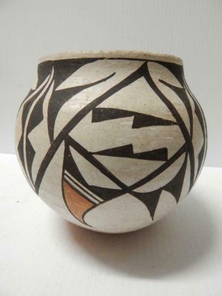 Nicely Formed Vintage Antique Acoma Indian Pottery Hand Coiled Pot