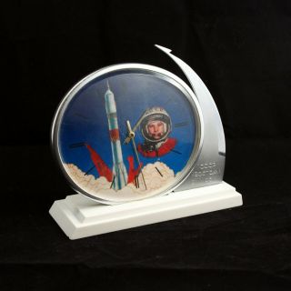 Molniya Gagarin 1st Astronaut Vintage Desktop Clock Soviet Russian 12.  Iv.  1961