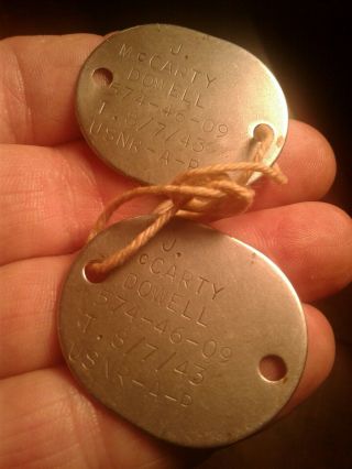 Wwii Era U.  S.  Navy Dog Tags Named To Mckinney Tx Officer T.  8/7/43 As Found