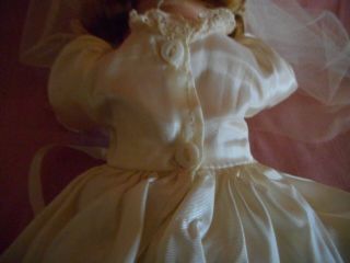 1950 ' s Vintage ROBERTA Bride Wedding Doll - Curlers - Box 7
