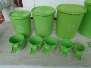VINTAGE TUPPERWARE CANISTER SET NESTING MEASURING CUPS BOWL KITCHEN RETRO GREEN 2