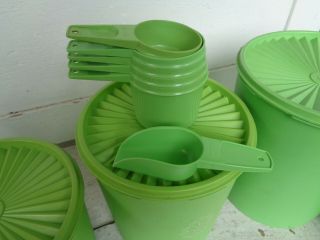 VINTAGE TUPPERWARE CANISTER SET NESTING MEASURING CUPS BOWL KITCHEN RETRO GREEN 6