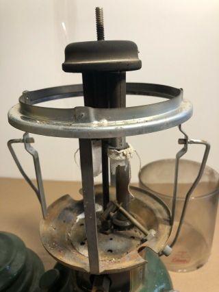 Vintage Coleman Model 220J Gas Lantern w/ Green Metal Safe Case Reflector Holder 4