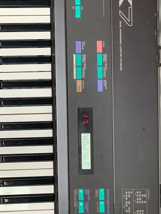 Yamaha DX7 vintage digital synth with Cover,  3 Cartridges,  And Stand. 2