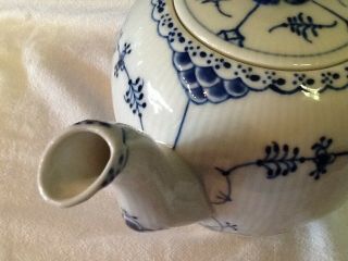 Vintage Royal Copenhagen Blue Fluted Half Lace 4 - cup Teapot 611 GORGEOUS 6