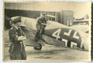 German Wwii Archive Photo: Luftwaffe Pilots & Messerschmitt Bf 109 Aircraft