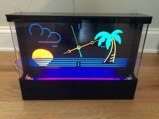 Vintage Sunset W/ Palm Tree Black Light Clock Neon Glow 80s Or 90s