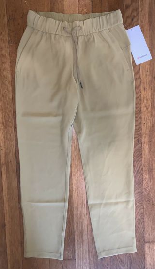 Lululemon On The Fly 7/8 Pants Woven Women’s Size 4 Vintage Gold Nwt