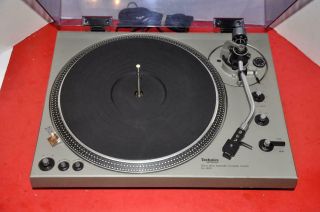 VINTAGE TECHNICS SL - 1650 DIRECT DRIVE TURNTABLE RECORD CHANGER W SHURE M95ED EXC 7