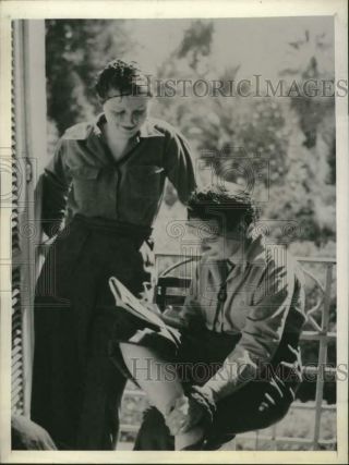 1945 Press Photo U.  S.  Wacs On The French Riviera Getting A Hair Beauty Treatment