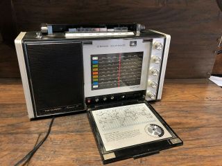 Vintage Realistic Astronaut 8 Band Radio 12 - 751a Am Sw1 Sw2 Mb Fm Vhf1 Vhf2