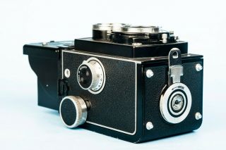 Rollei Rolleicord IV,  vintage 6x6 TLR camera,  lens Schneider Xenar 3.  5/75mm 6