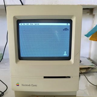 Vintage Apple Macintosh Classic Computer M0420 with Keyboard & Mouse - 1991 5