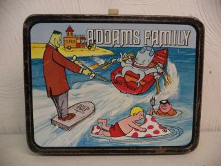 VINTAGE 1974 KING - SEELEY ADDAMS FAMILY METAL LUNCHBOX COMPLETE WITH THERMOS 2