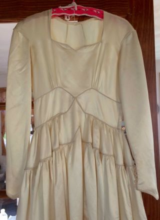 Vintage wedding gown,  1940 ' s heavy satin,  stunning style,  needs to be cleaned 2