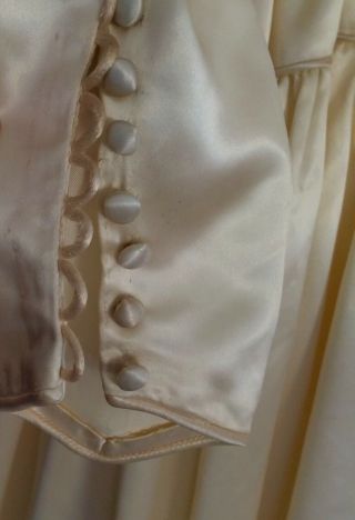 Vintage wedding gown,  1940 ' s heavy satin,  stunning style,  needs to be cleaned 3