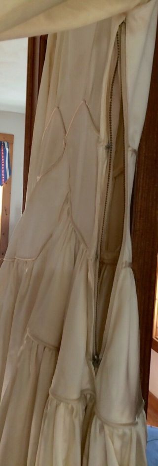 Vintage wedding gown,  1940 ' s heavy satin,  stunning style,  needs to be cleaned 7