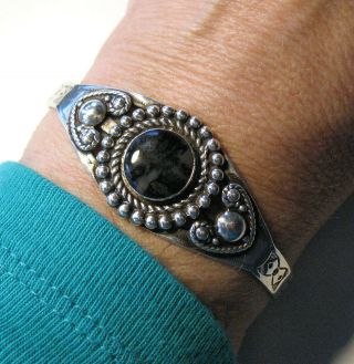 Vintage Fred Harvey Era Sterling Silver & Agate Cuff Bracelet - - Med.  Size