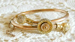 Gorgeous Antique Victorian Etruscan Gold Filled Hinged Bangle Bracelet W/ Chain