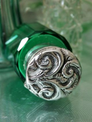 Antique Silver Top Green Glass scent Perfume Smelling Salts Bottle. 4