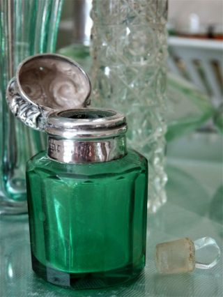 Antique Silver Top Green Glass scent Perfume Smelling Salts Bottle. 6