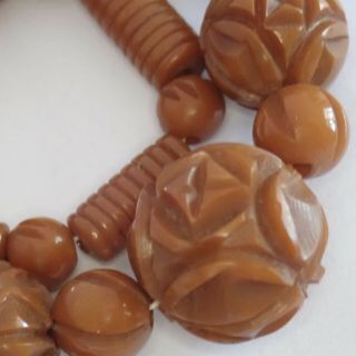 Vintage Art Deco Heavily Carved Butterscotch Tan Bakelite Bead Necklace