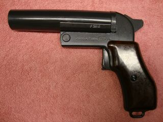 Vintage She68 F2816 Flare Gun