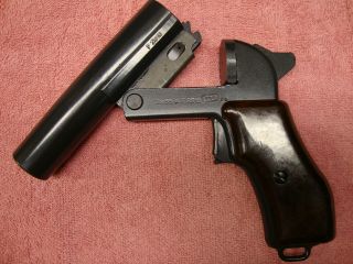 Vintage she68 F2816 Flare gun 3