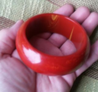 Vintage Candy Apple Red Marbled Bakelite Bangle Bracelet 1 1/8 "