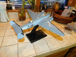 Vtg.  Lockheed U.  S.  N Twin Prop.  PV - 1 Ventura wood Desk Top model Airplane 1//48 6
