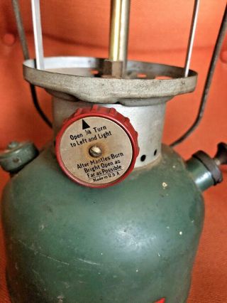 Vintage Coleman Lantern 200a 1951 Christmas Lantern 9/51 Red and Green 7