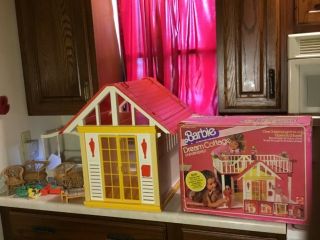Vtg 1970s Barbie Doll A Frame Dream House Cottage WICKER Furniture Flowers Toy 2