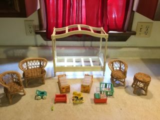 Vtg 1970s Barbie Doll A Frame Dream House Cottage WICKER Furniture Flowers Toy 4