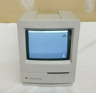 Vintage Apple Macintosh Classic Computer M0420 - April 1991 Power On